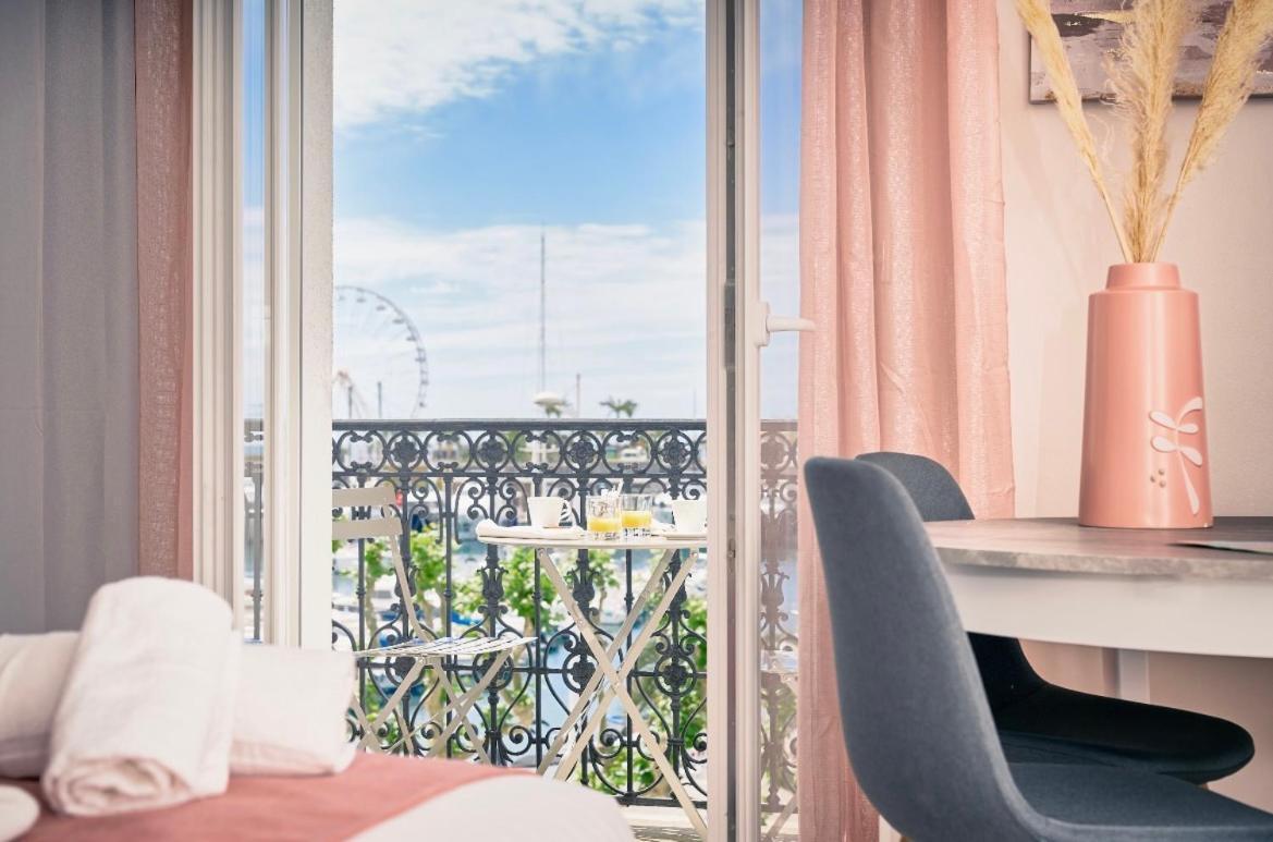 Hotel Du Vieux Port Saint-Raphaël Zewnętrze zdjęcie